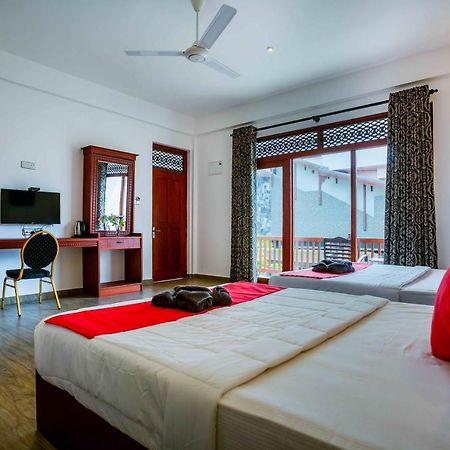 Polhena Grand Resort & Banquet Matara Eksteriør bilde