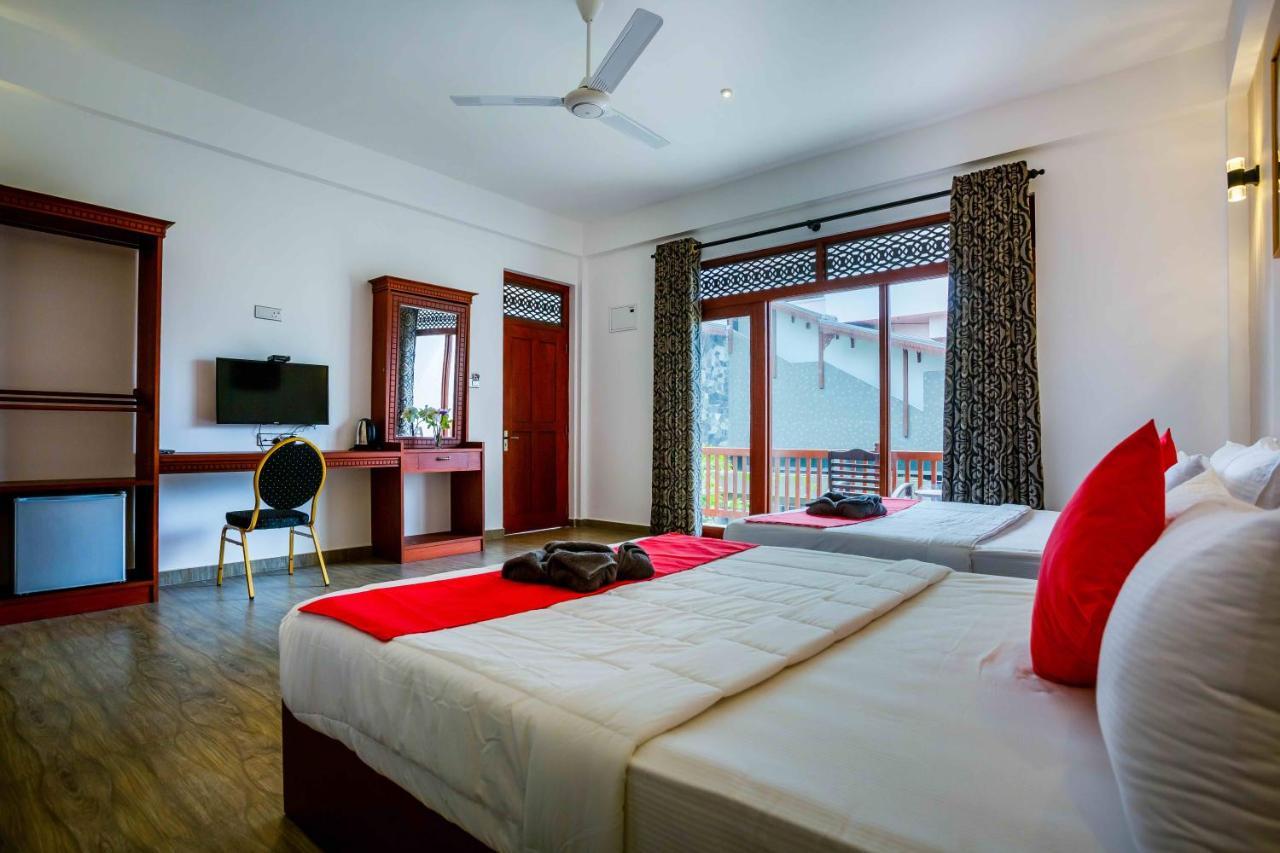 Polhena Grand Resort & Banquet Matara Eksteriør bilde