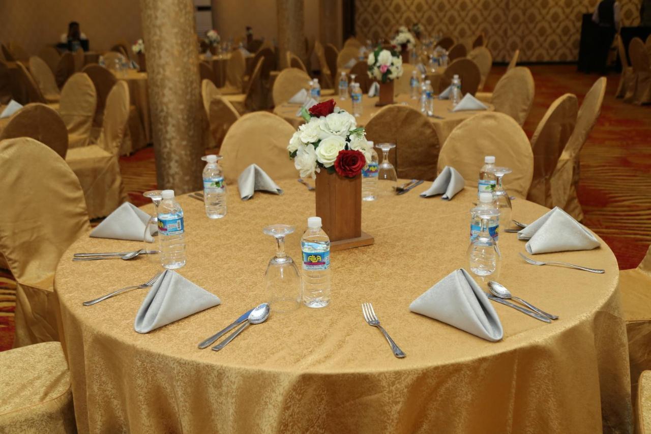 Polhena Grand Resort & Banquet Matara Eksteriør bilde